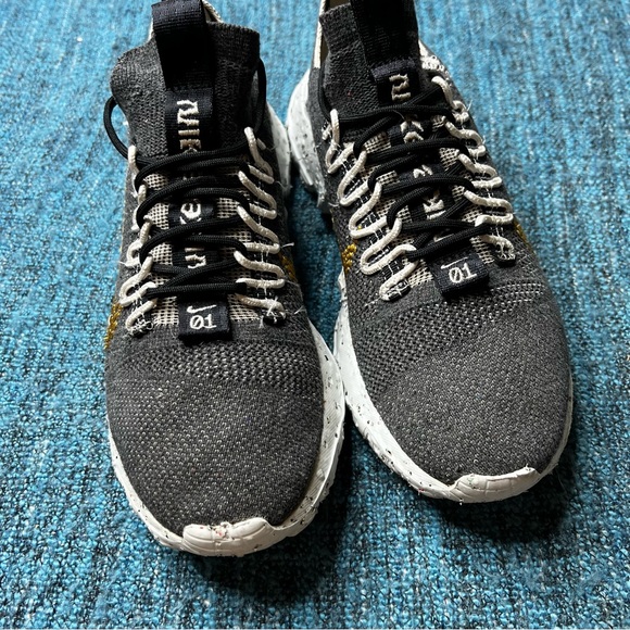 Nike Space Hippie 01 Sneakers in Black Wheat - Picture 4 of 9